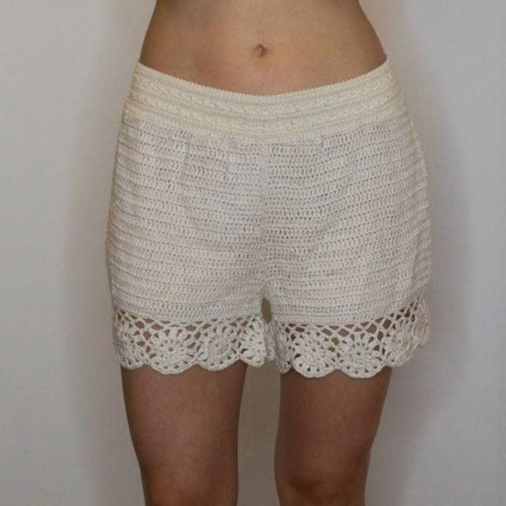 Cream Crochet Shorts Size S - Picture 4 of 11